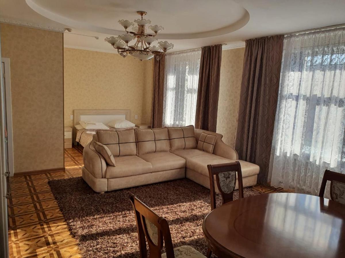 Karaganda Hotel Eksteriør billede